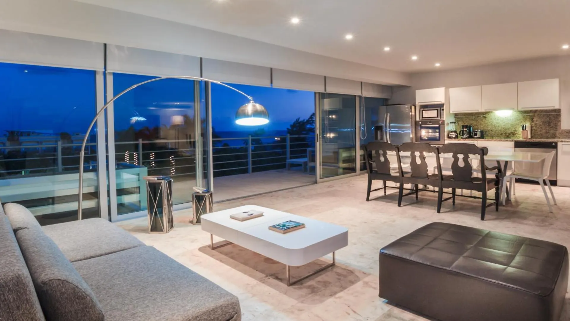 Magia Apartments, Resort-Style, Prime Location With Ocean Views! Playa del Carmen 0*,