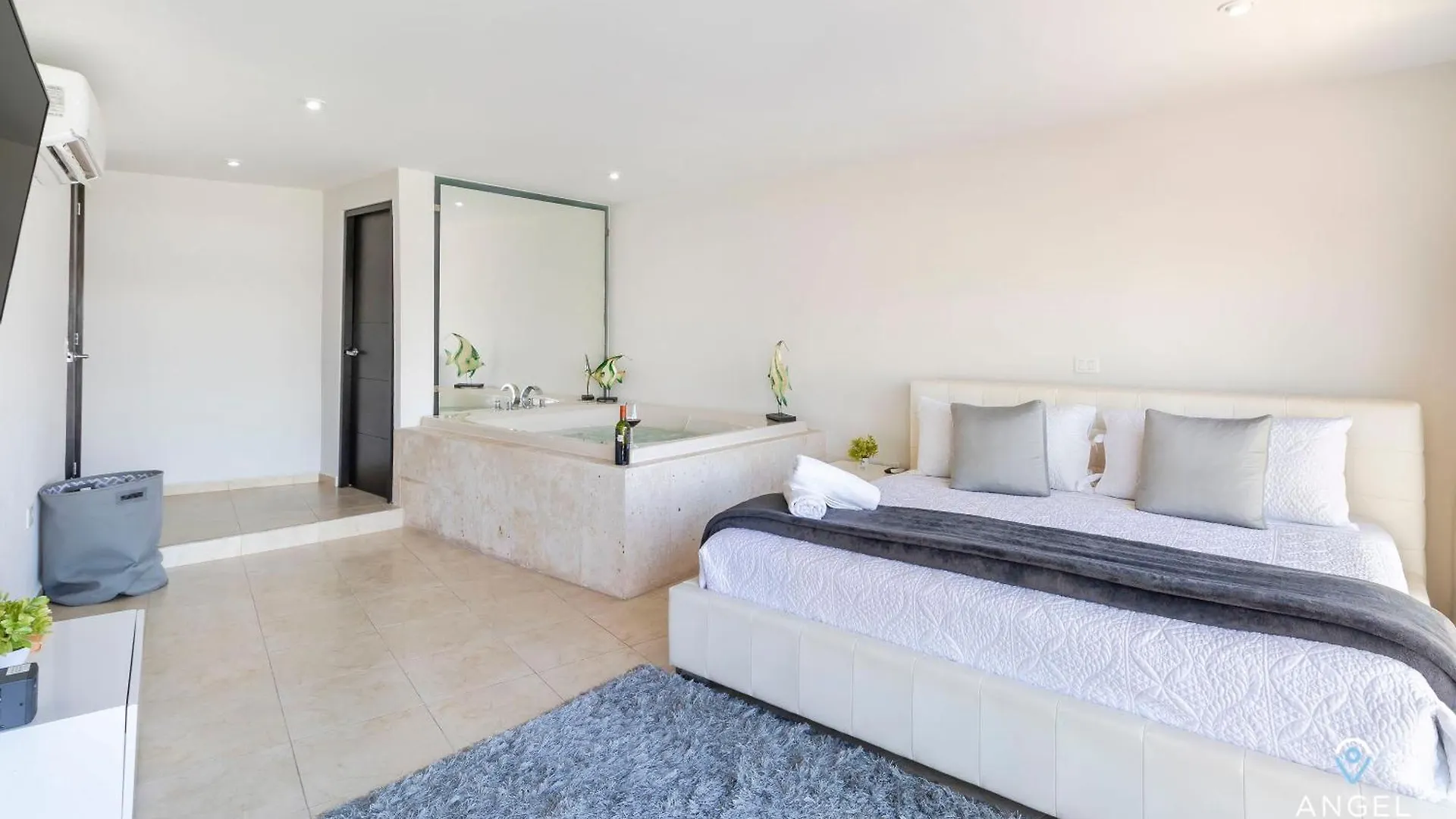 Magia Apartments, Resort-Style, Prime Location With Ocean Views! Playa del Carmen